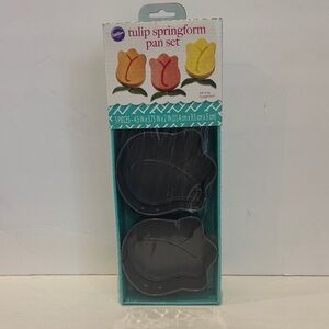 Wilton Tulip-Shaped springform Baking Pan Set of 3
